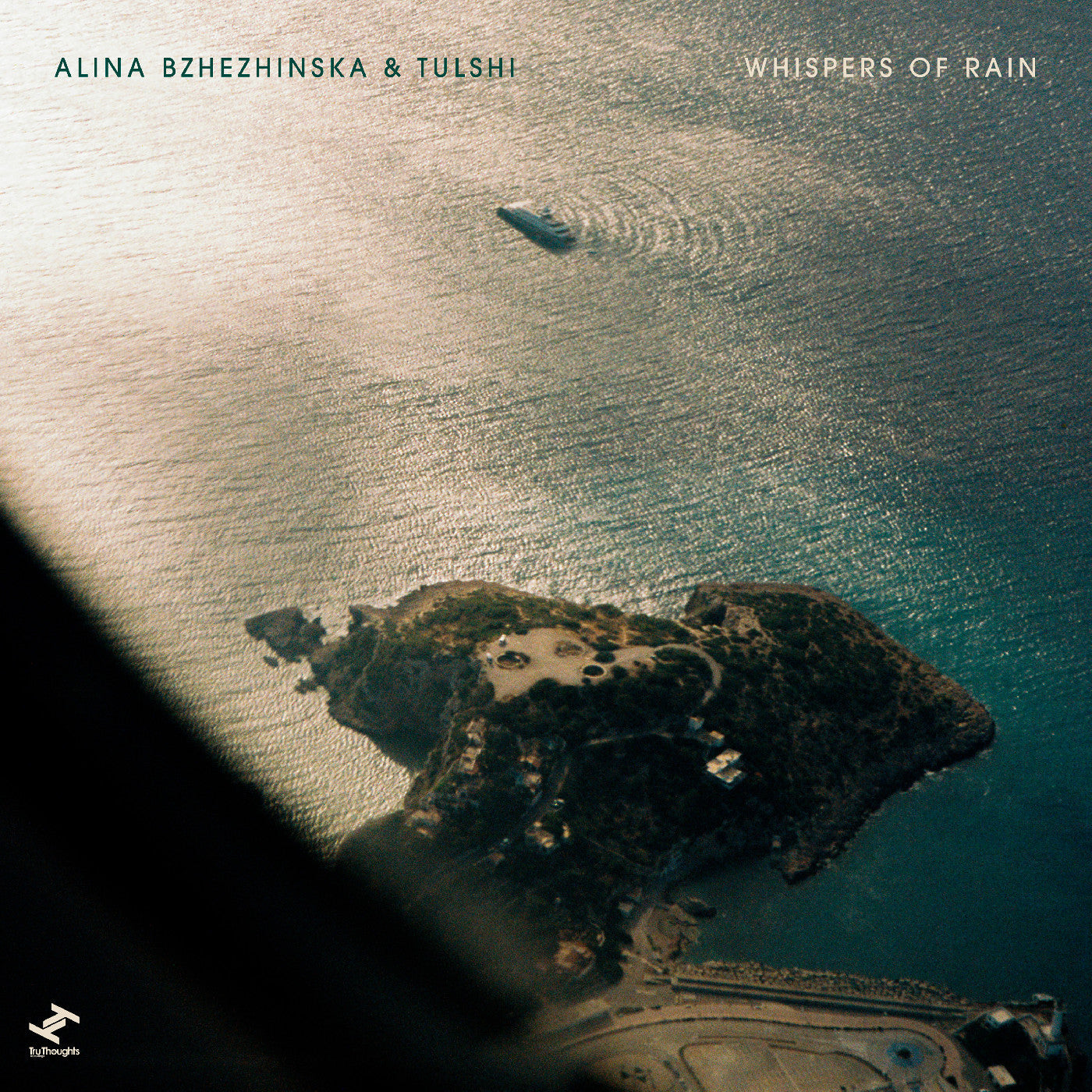 Alina & Tulshi Bzhezhinska - Whispers Of Rain (VINYL) | Mint (M) Mint (M)-