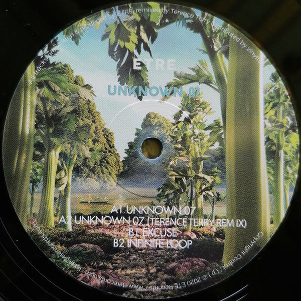 Unknown 07 | Mint (M) Mint (M)-