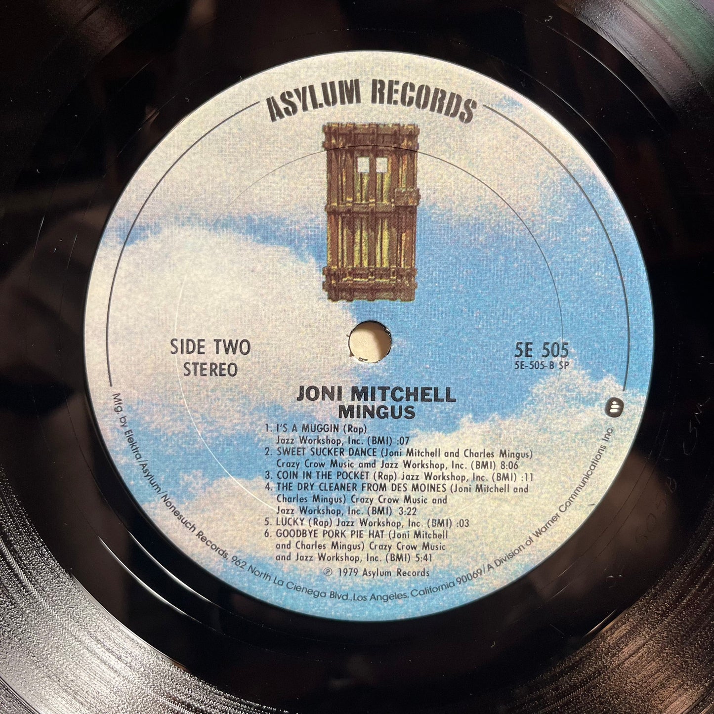 Joni Mitchell - Mingus (VINYL) | Near Mint- (NM-) Near Mint (NM)-