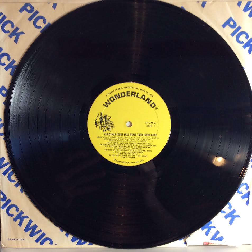 Golden Orchestra And Chorus - Christmas Songs That Tickle Your Funny Bone (VINYL) | Near Mint- (NM-) Near Mint- (NM-)-
