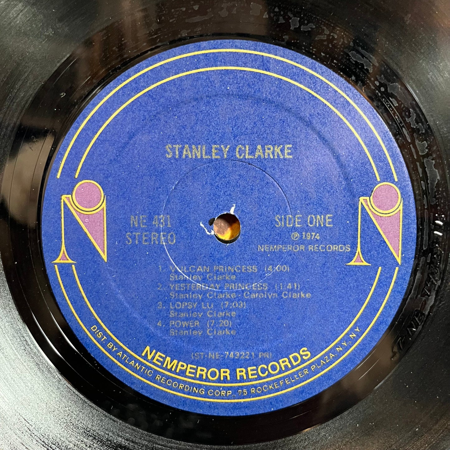 Stanley Clarke - Stanley Clarke (VINYL) | Near Mint- (NM-) Very Good Plus (VG+)-