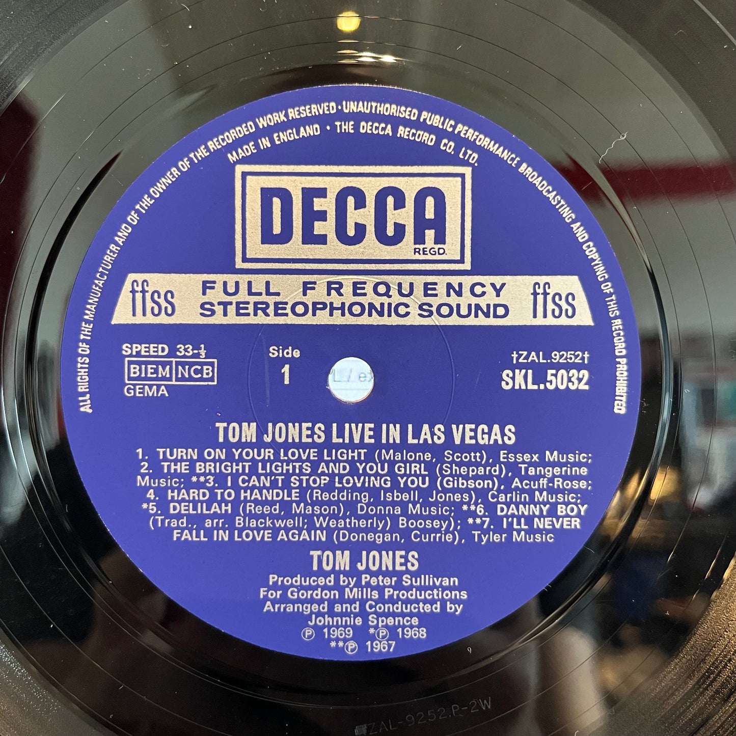 Tom Jones - Live In Las Vegas *UK* | Near Mint (NM) Excellent (EX)--