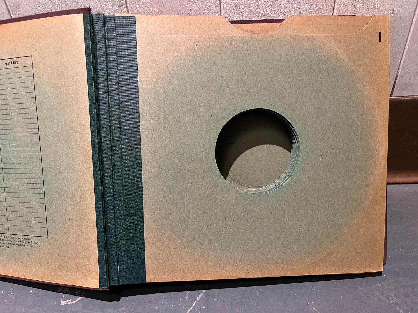 RCA / MASTERS VOICE - 17 PAGE 78RPM 12" RECORD BOOK | Very Good Plus (VG+)--