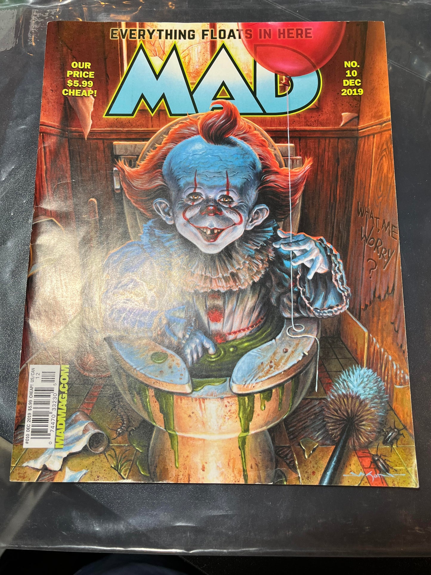 -. - MAD MAGAZINE #10 December 2019 Everything Floats In Here |-