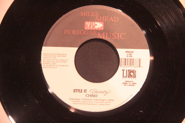 Chino (8) / Konshens (7" VINYL) - Style It / Don't Leave It | Mint (M) Generic-