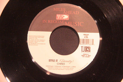 Chino (8) / Konshens (7" VINYL) - Style It / Don't Leave It | Mint (M) Generic-