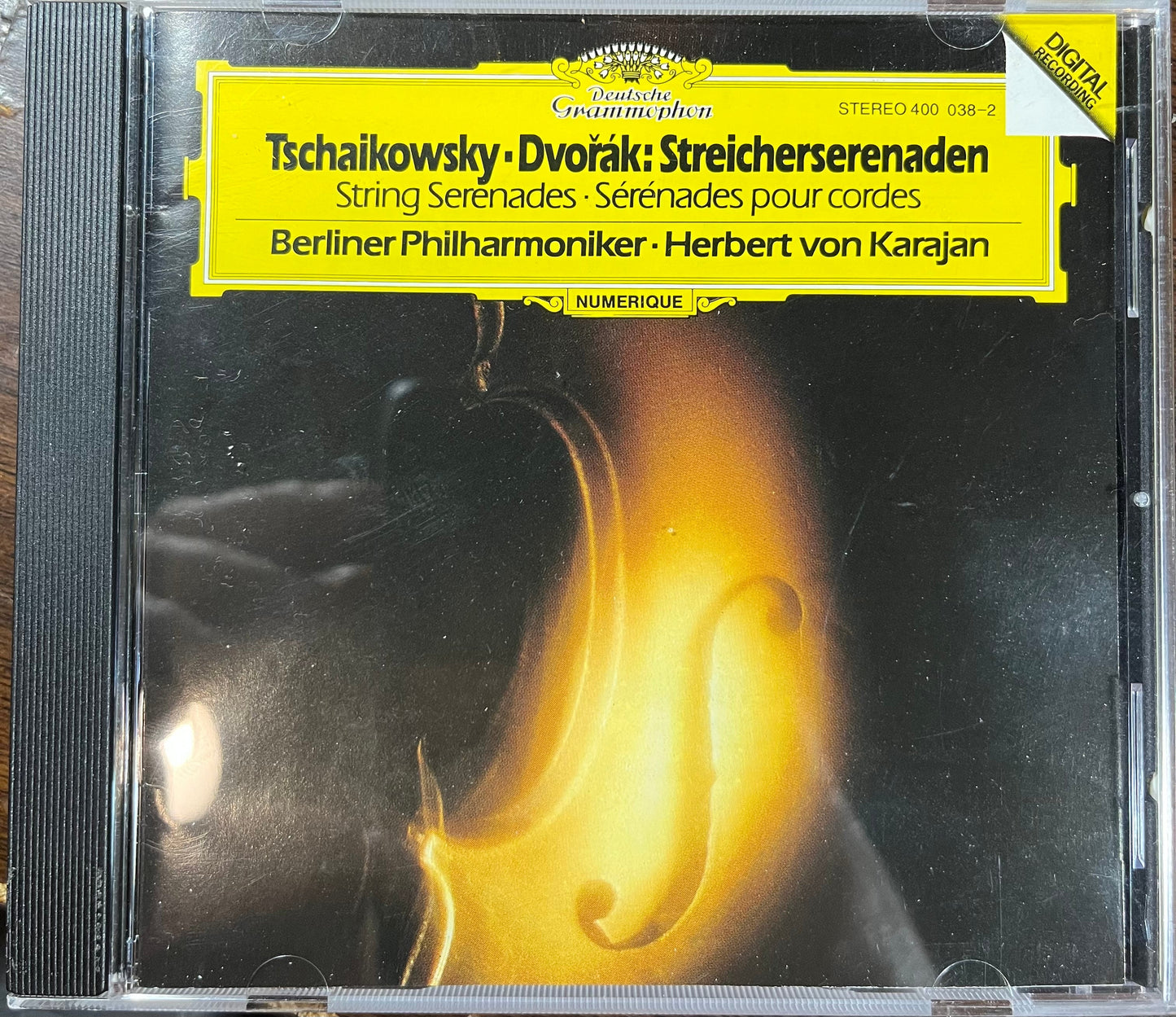 Pyotr Ilyich Tchaikovsky - Streicherserenaden = String Serenades = Sérénades Pour Cordes CD) | Near Mint (NM) Near Mint (NM)-