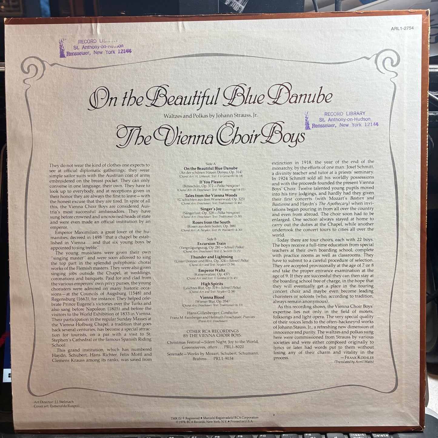 Die Wiener Sängerknaben - On The Beautiful Blue Danube: Waltzes And Polkas By Johann Strauss, Jr (VINYL) | Near Mint (NM or M-) Excellent (EX)-