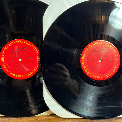 Willie Nelson - Willie And Family Live (2xVINYL) | Near Mint (NM) Excellent+ (EX+)-