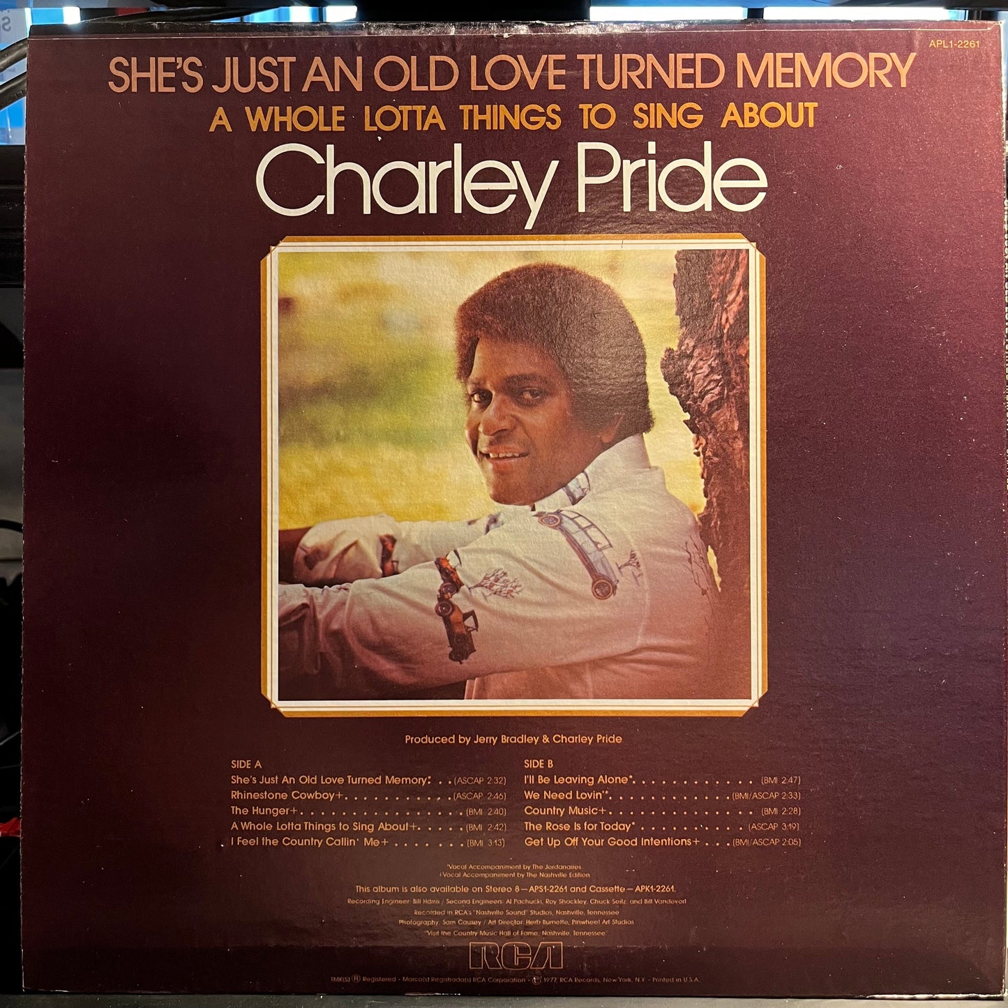 Charley Pride - She's Just An Old Love Turned Memory | Near Mint (NM) Near Mint (NM)-