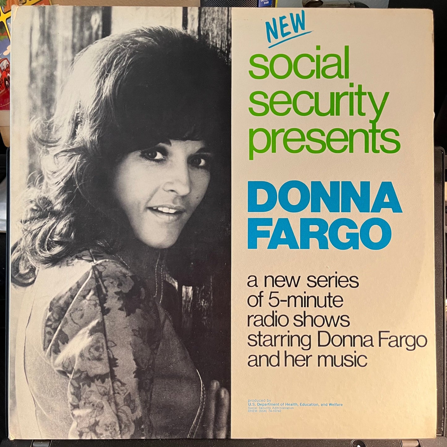 Donna Fargo - Social Security Presents: The New Donna Fargo Show: Shows #27-39 | Near Mint (NM) Near Mint (NM)-