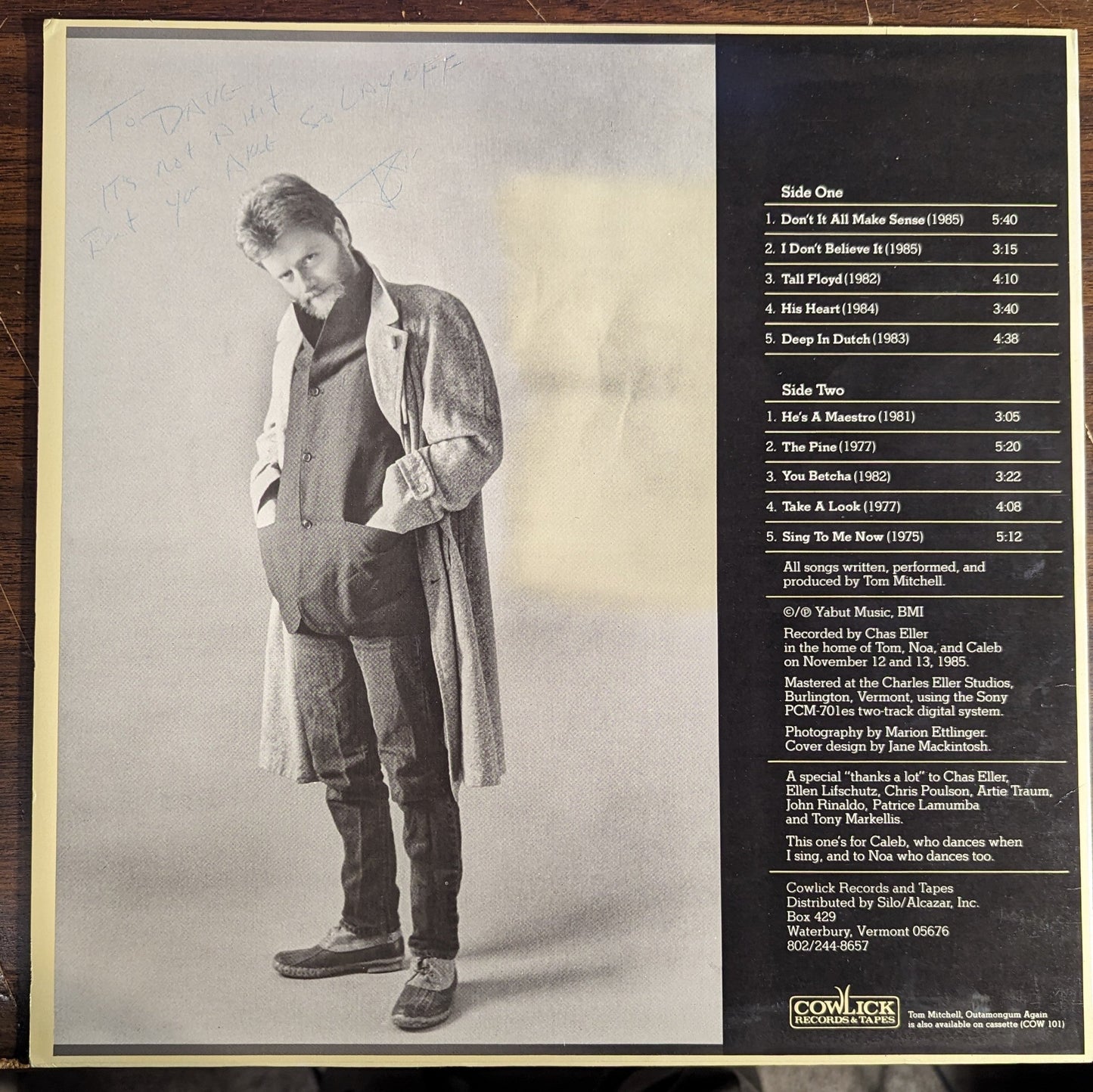 Tom Mitchell (4) - Outamongum Again *SIGNED* | Near Mint (NM) Near Mint (NM)-