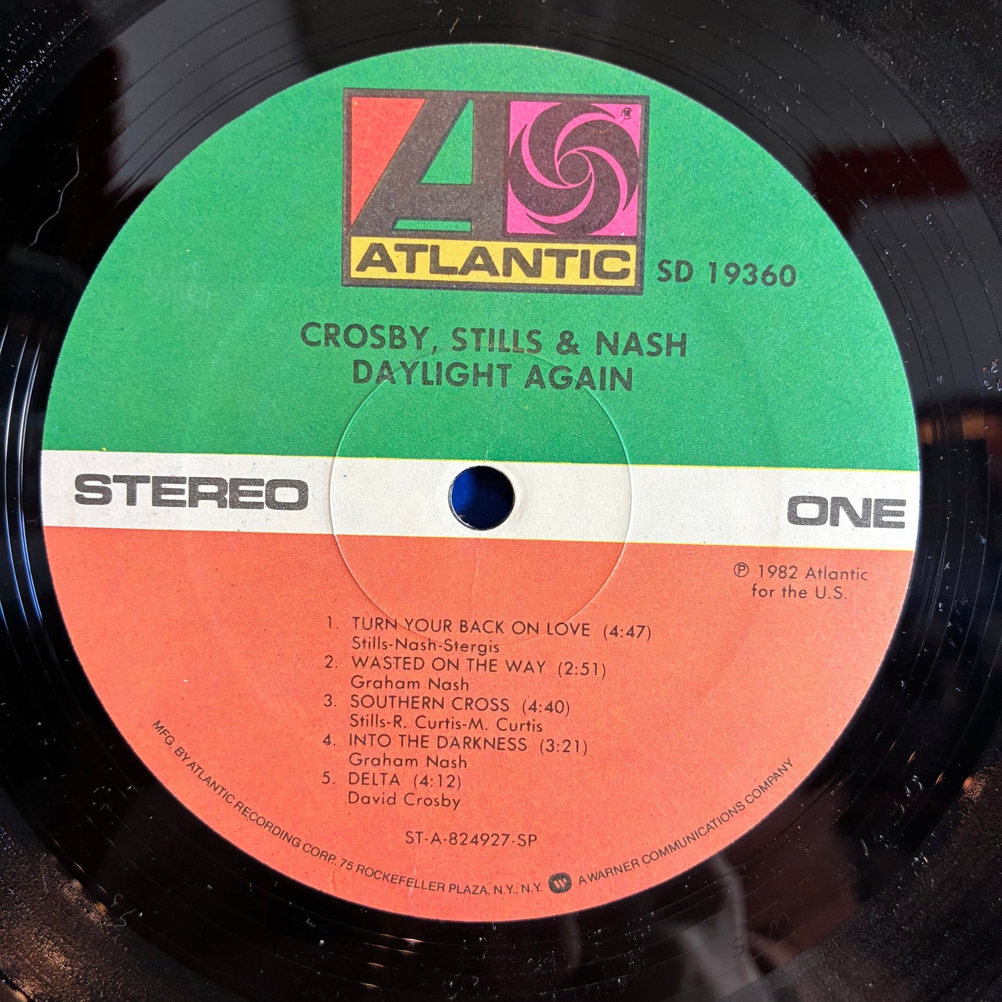 Crosby, Stills & Nash - Daylight Again (VINYL) | Very Good Plus (VG+)-