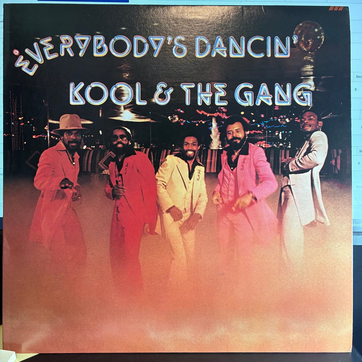 Kool & The Gang - Everybody's Dancin' (VINYL De-Lite Records – DSR-9509) | USED Excellent (EX) Near Mint (NM)-