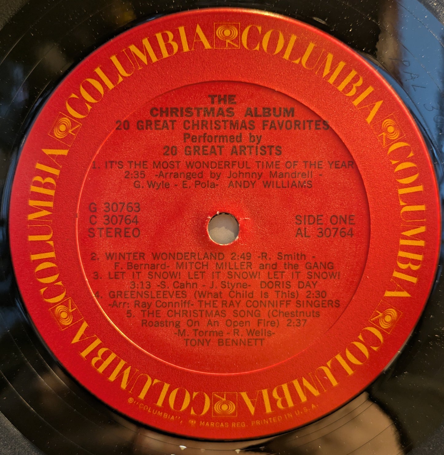Various - The Christmas Album: 20 Great Christmas Favorites By 20 Great Artists (2xVINYL) | Near Mint (NM) Excellent+ (EX+)-