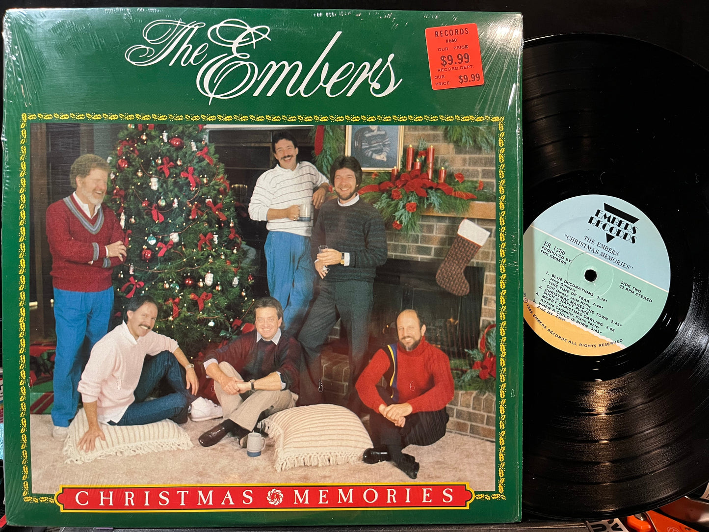 The Embers - Christmas Memories (VINYL) | Near Mint (NM or M-) Near Mint (NM)-