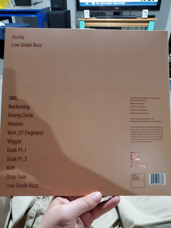 Huntly - Low Grade Buzz | Mint (M) Mint (M)-