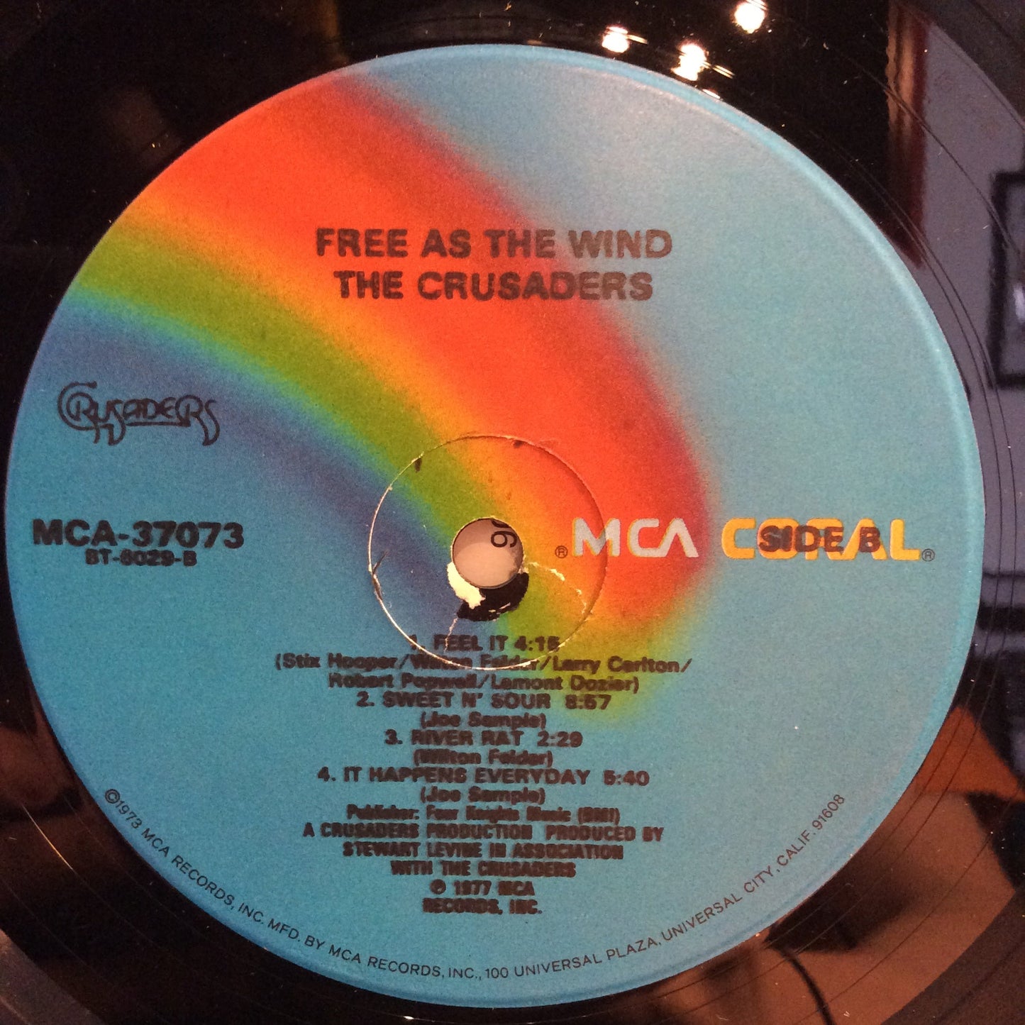 The Crusaders - Free As The Wind (VINYL) | Excellent+ (EX+) Excellent (EX)-