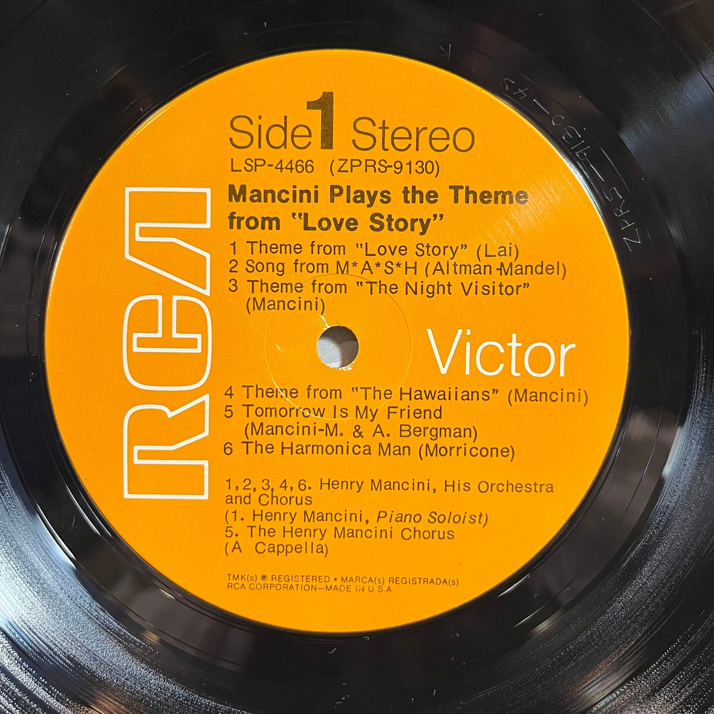 Henry Mancini - Mancini Plays The Theme From "Love Story" (VINYL) | Near Mint (NM) Excellent+ (EX+)-