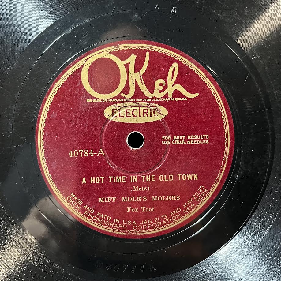 Miff Mole's Molers - A Hot Time In The Old Town / The Darktown Strutters' Ball (10" 78RPM) | Very Good (VG) Generic-