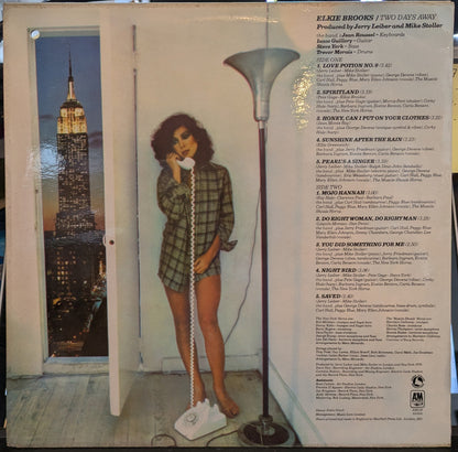 Elkie Brooks - Two Days Away (UK - VINYL) | Near Mint (NM) Near Mint (NM)--