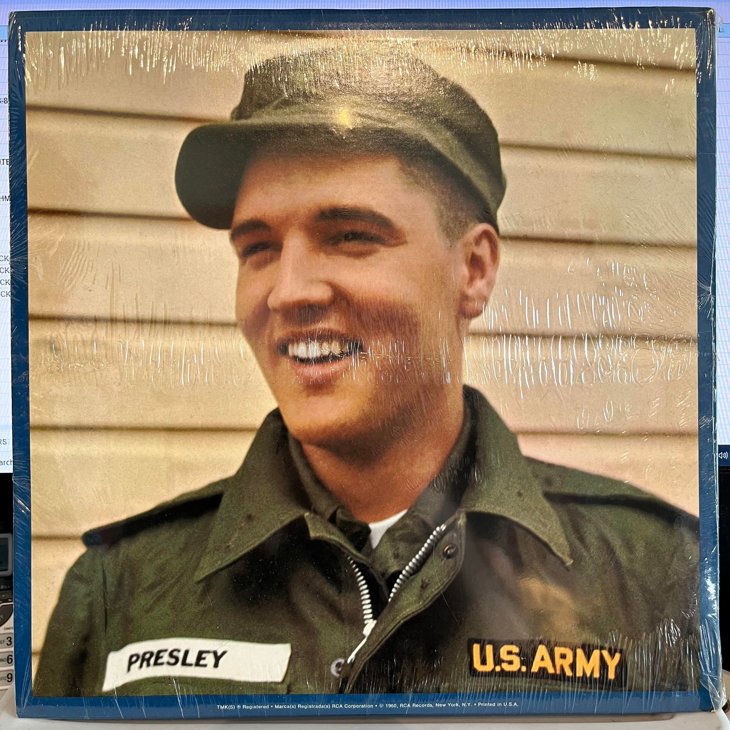 Elvis Is Back! *1977/BLACK LABEL* | Mint (M) Near Mint (NM)-