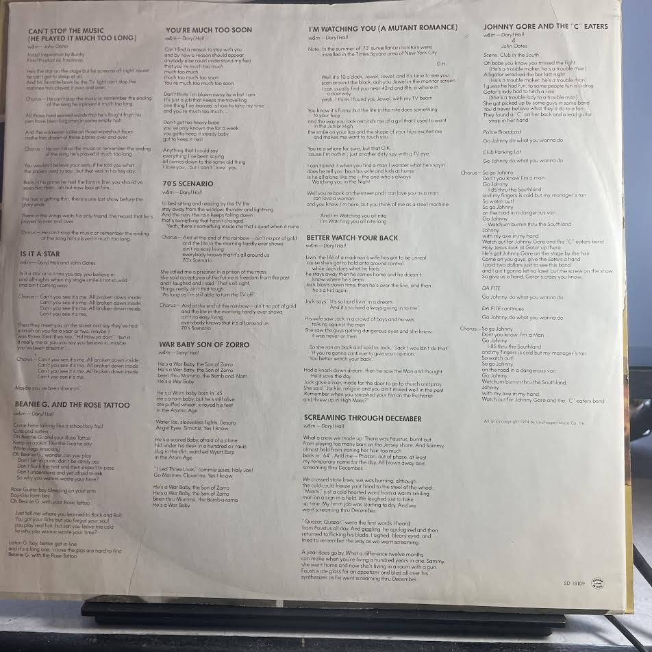 Daryl Hall & John Oates - War Babies (VINYL) | Excellent (EX) Excellent (EX)--