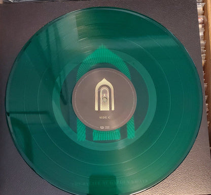 Greta Van Fleet - The Battle At Garden's Gate *TRANSLUCENT GREEN* | Near Mint (NM) Near Mint (NM)--