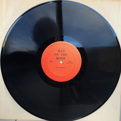 Walter Cronkite - Man On The Moon (VINYL) | Near Mint (NM) Near Mint (NM)--