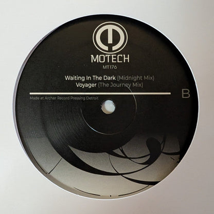 DJ 3000 - Waiting In The Dark EP (12" VINYL) | Mint (M) Mint (M)--
