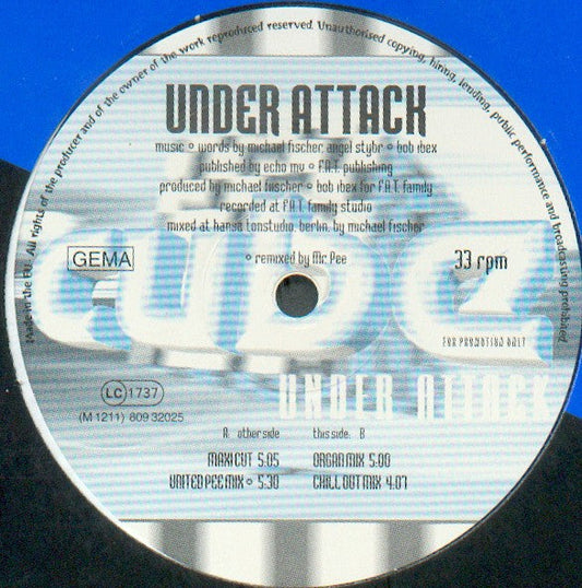Cube (7) - Under Attack | Excellent (EX) Very Good (VG)--